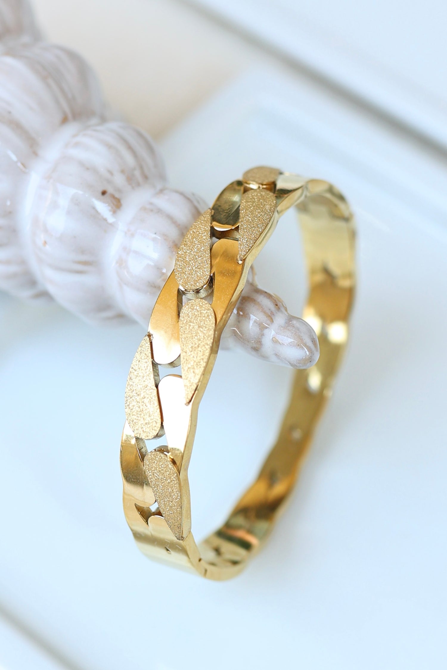 Golden Texture Chain Kelepçe