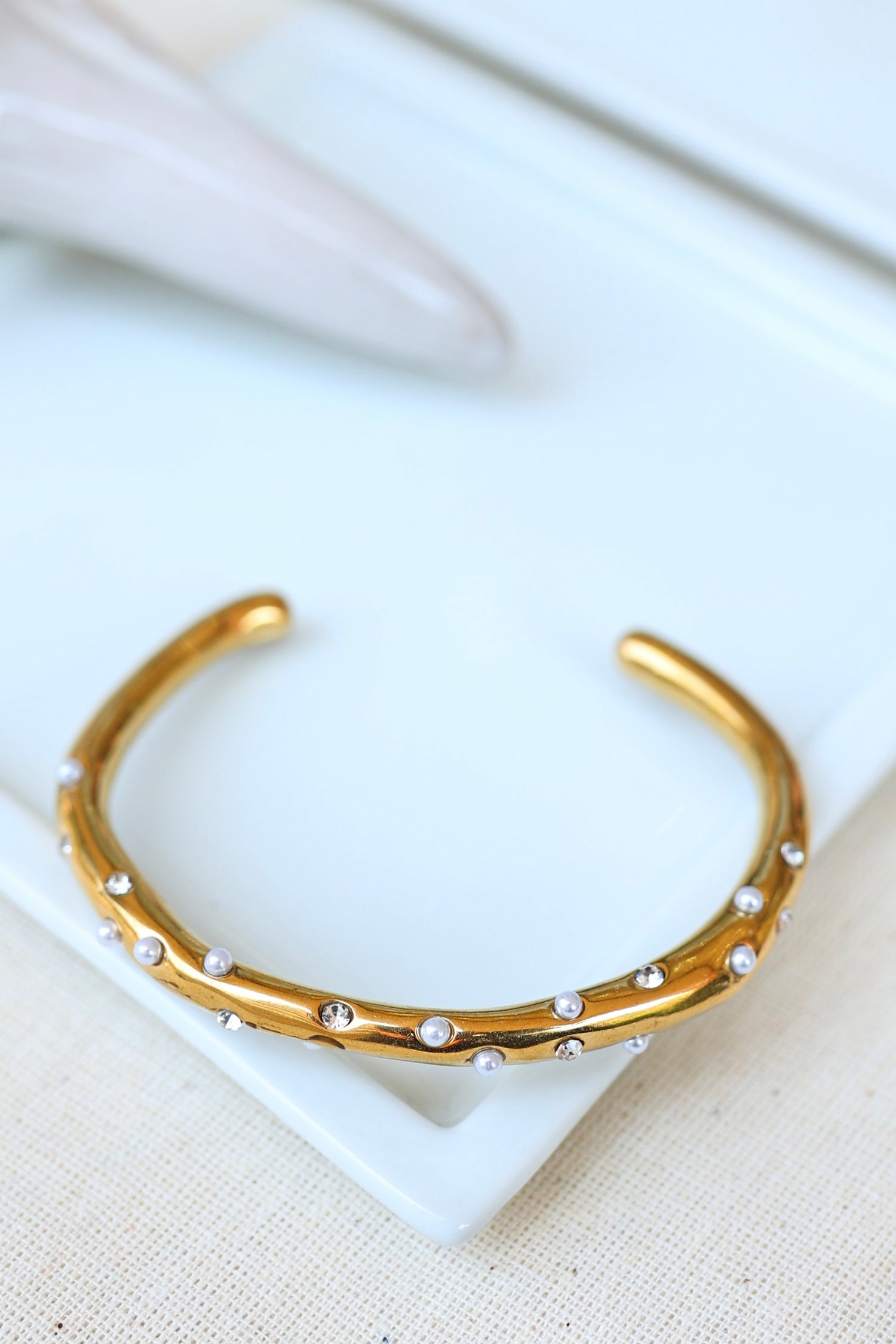 Golden Pearl Dot Açık Uçlu Bilezik