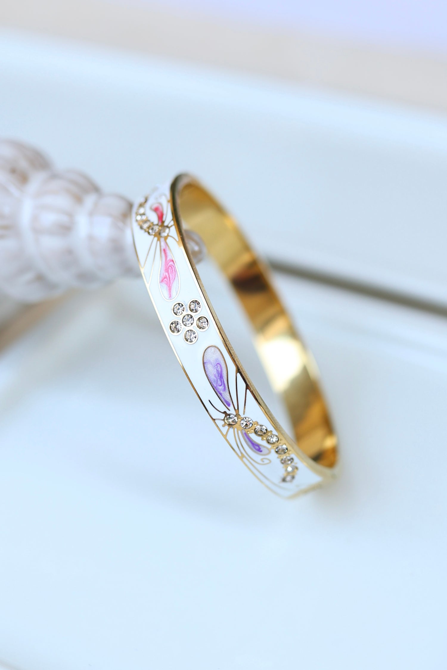 Dragonfly Elegance Beyaz Mineli Kelepçe Bilezik