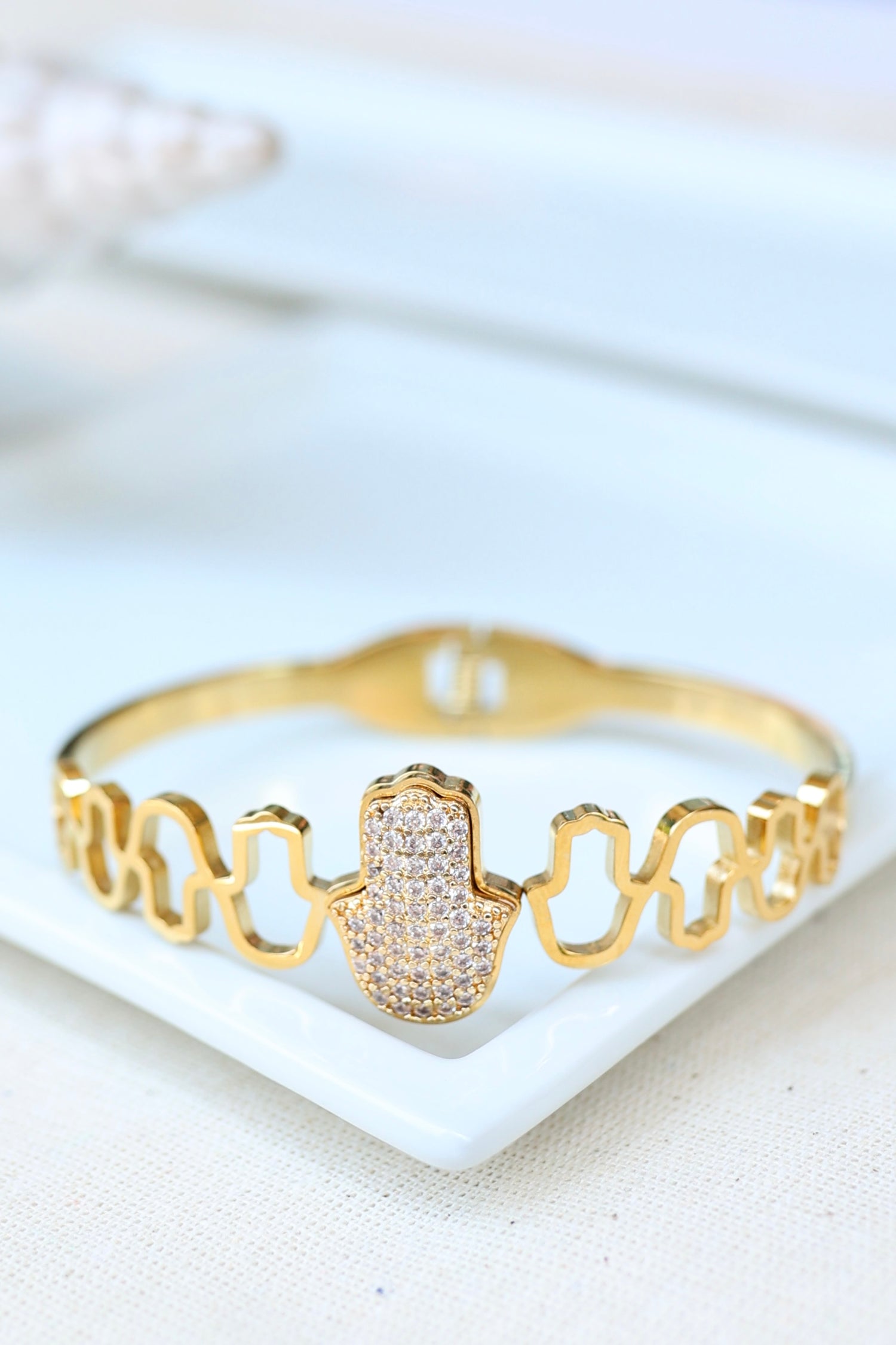 Golden Hamsa Glow Kelepçe Bilezik