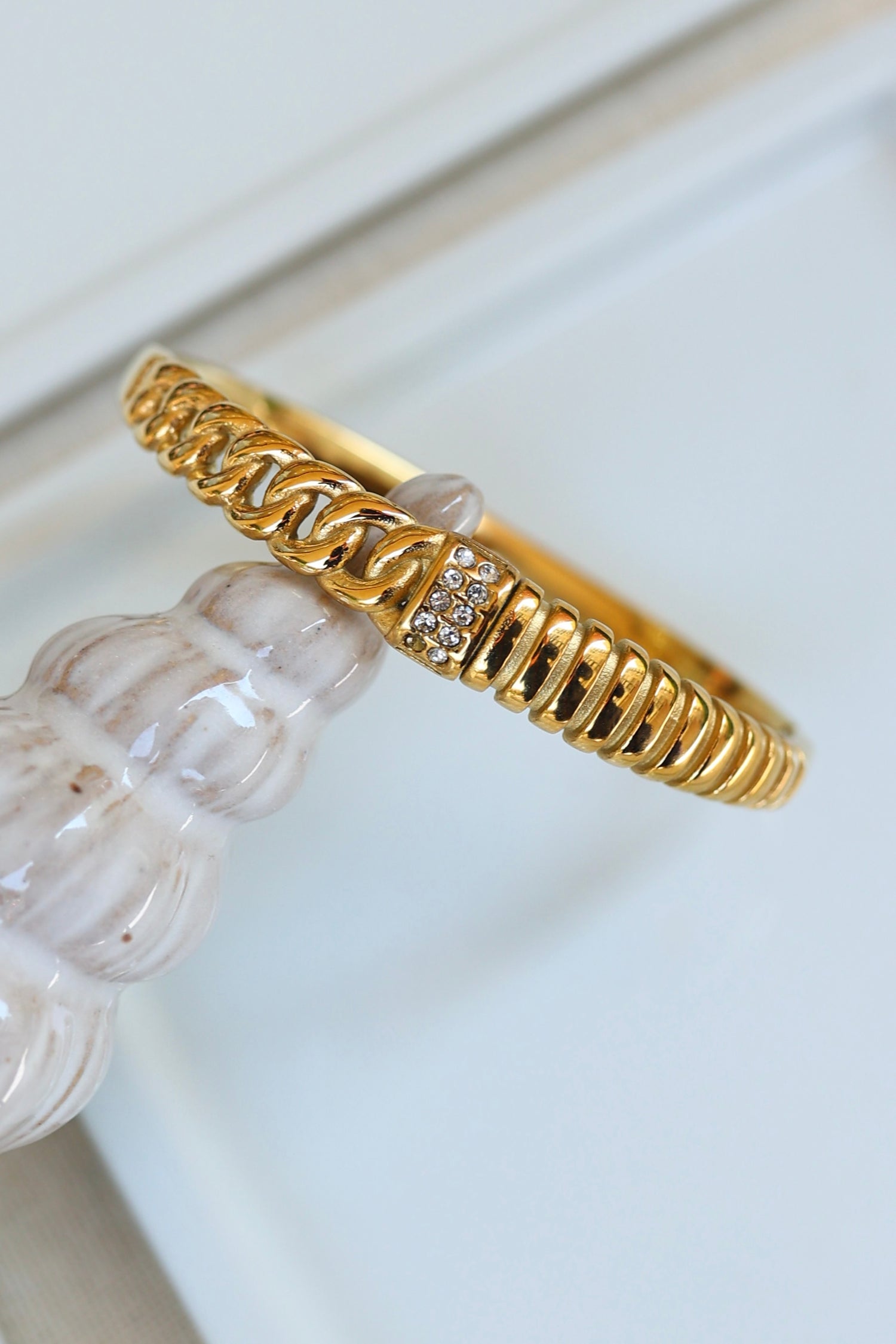 Golden Twist Luxe Kelepçe Bilezik